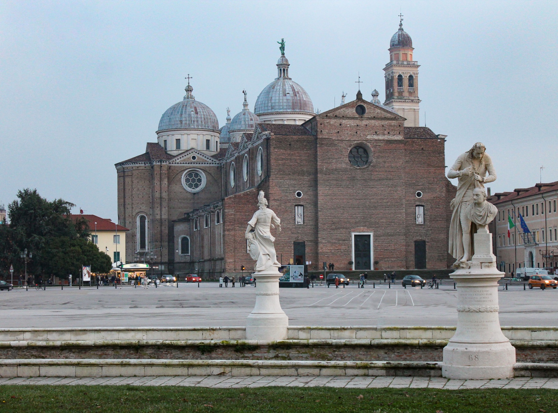 Basilica di Santa Giustina vista da Prato della Valle